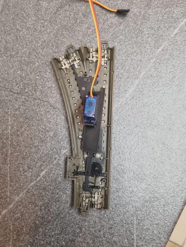Weichenantrieb für Märklin C Gleis weichen